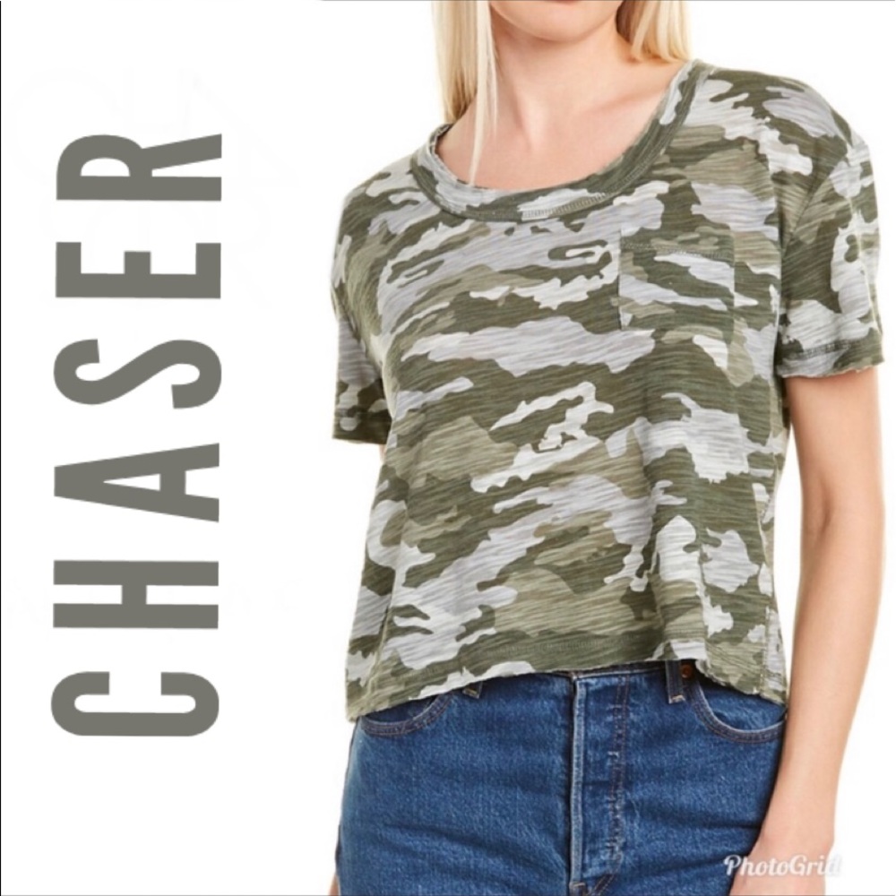 Chaser Scoop Neck Green Camouflage Short Sleeve Tee Shirt Size Medium